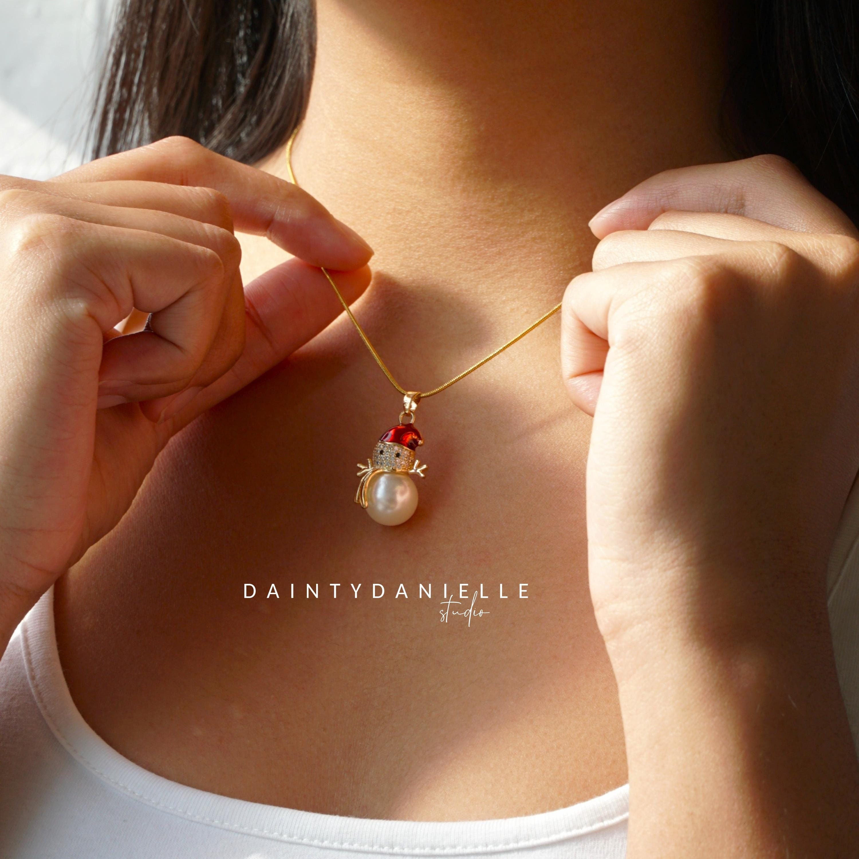 Christmas Snowman Necklace, Christmas Minimalist Necklace, Christmas Gift Jewelery, Snowman Pearl Necklace, Gift for her, Cute Tiny Necklace