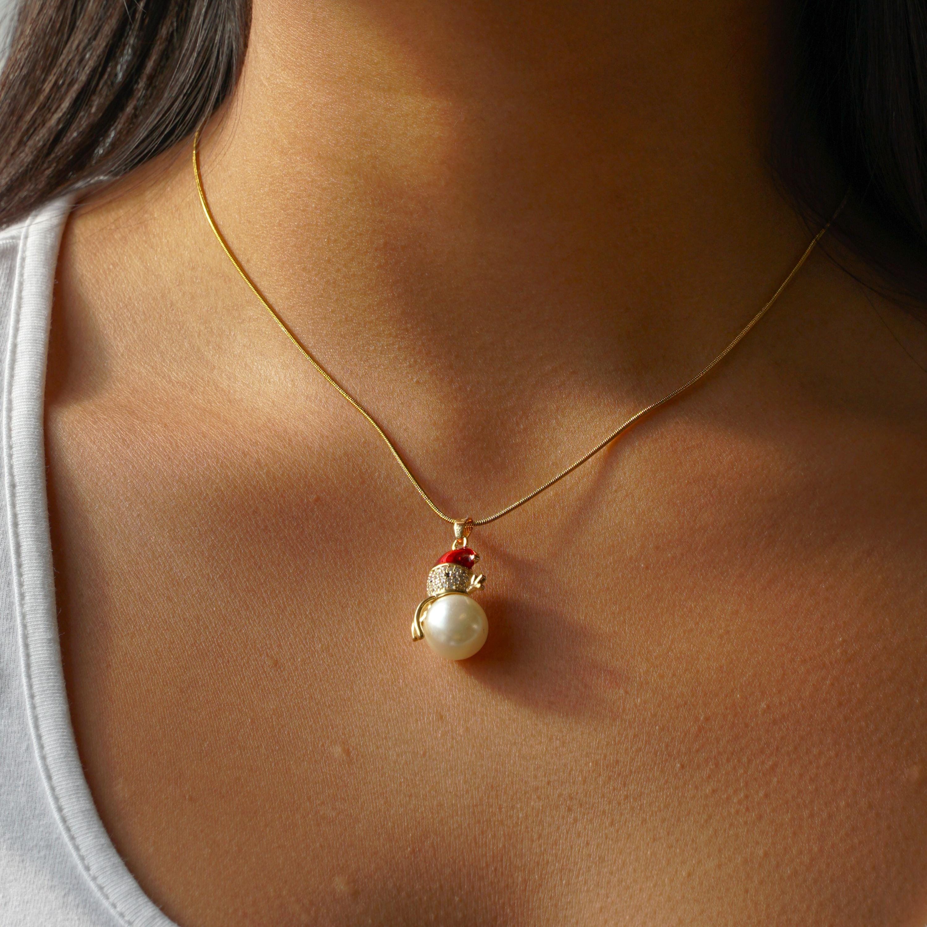 Christmas Snowman Necklace, Christmas Minimalist Necklace, Christmas Gift Jewelery, Snowman Pearl Necklace, Gift for her, Cute Tiny Necklace