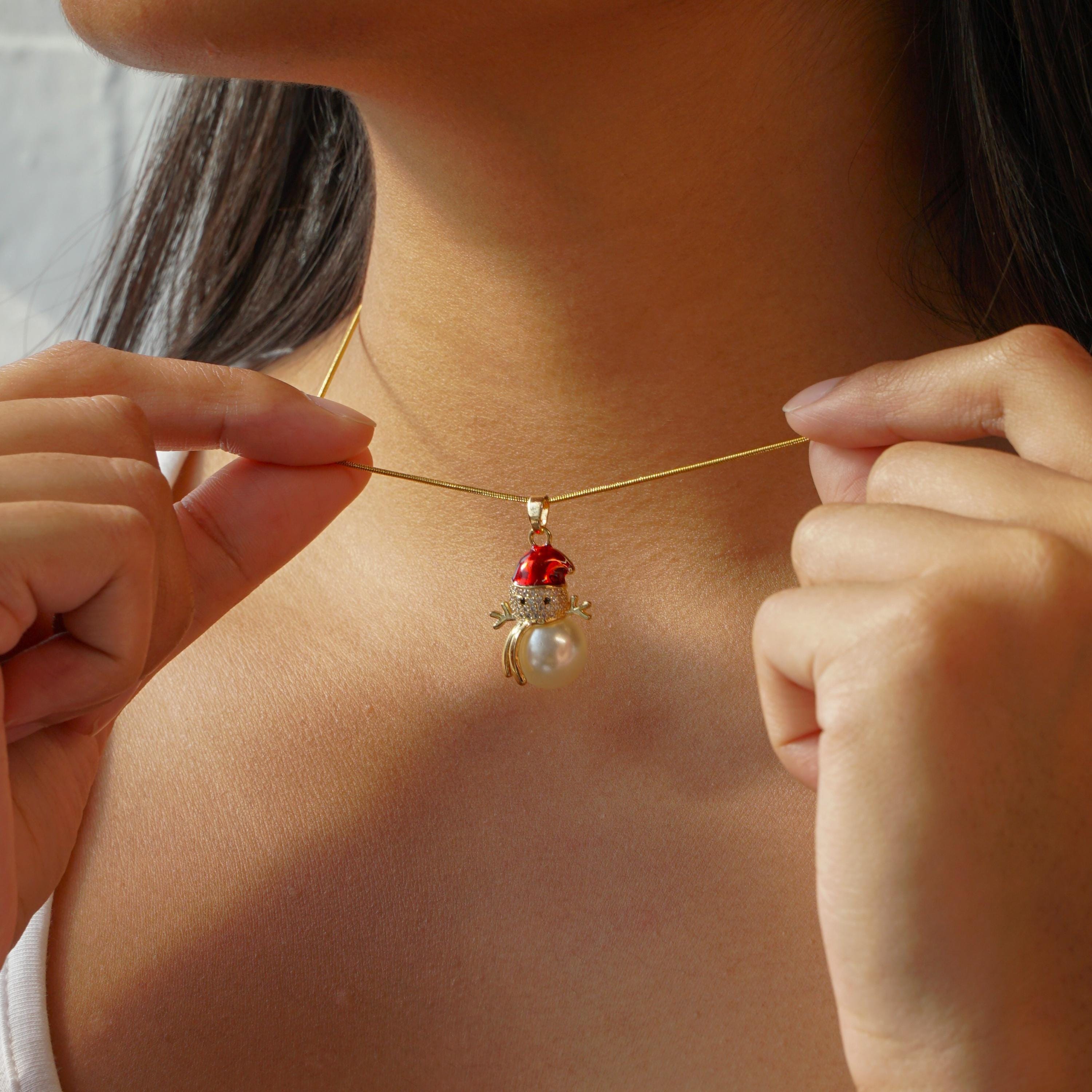 Christmas Snowman Necklace, Christmas Minimalist Necklace, Christmas Gift Jewelery, Snowman Pearl Necklace, Gift for her, Cute Tiny Necklace
