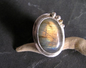Blue flash Labradorite Sterling Silver Ring. Nature sterling silver Ring. Gemstone Sterling Silver Ring. Statement Ring