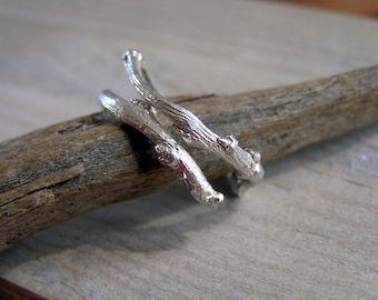 Sterling silver twig ring. Botanical jewelry. Elvish sterling silver twig ring. Handcrafted sterling silver branch ring.