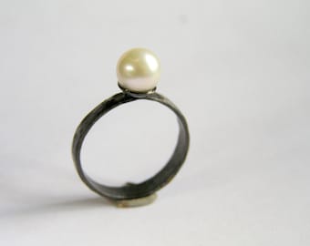 Pearl ring. Oxidized sterling silver pearl ring. White pearl silver ring.