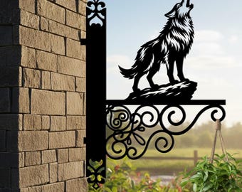 Wolf Metal Hanging Bracket, Wolf Hanger Hook, Rustic Outdoor Wall Mount for Planters, Wildlife Garden Decor