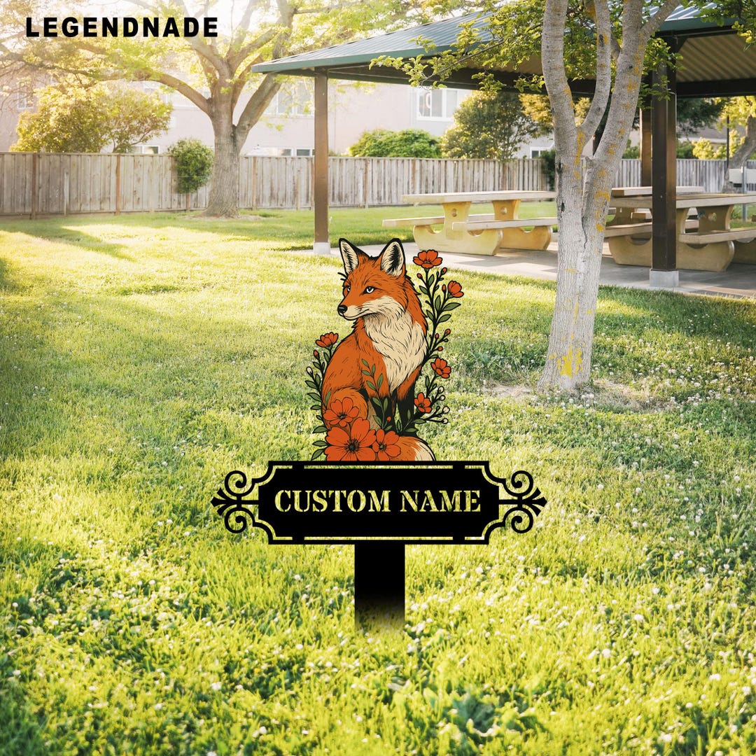 Personalized Metal Fox Garden Stake, Custom Name Memorial Plaque