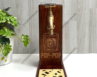 Dispensador de whisky de madera con nombre personalizado, grabado rústico, decoración de bar, regalo de whisky para hombres, accesorio de bar para el hogar
