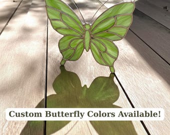 蝶のステンドグラス、手作りのカラフルなガラス窓サンキャッチャー