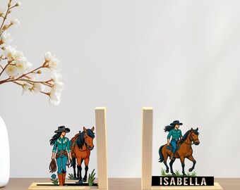 Personalisierte Cowgirl Buchstützen mit Pferd, Western Holz Dekor, Bauernhaus Regal Organizer, benutzerdefinierte Name Bücherregal Dekor