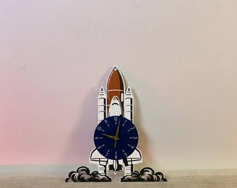Horloge murale fusée en métal, décoration d'espace, cadeau d'astronaute, horloge faite main pour chambre d'enfant