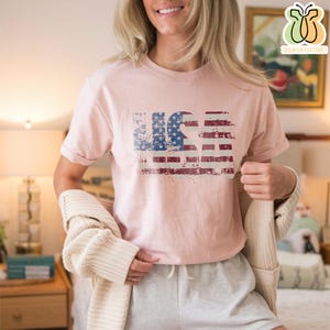 Distressed USA Flag Shirt,Vintage Patriotic 4th of July Tee,Retro American Flag Shirt,Independence Day Outfit,Minimalist USA Top,USA Shirt