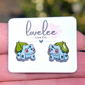 Bulbasaur oorbellen, Pokémon oorstekers, hypoallergeen, geschikt voor gevoelige oren.