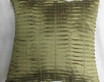 Jade green dupioni silk throw pillow Jade green dupioni silk throw pillow