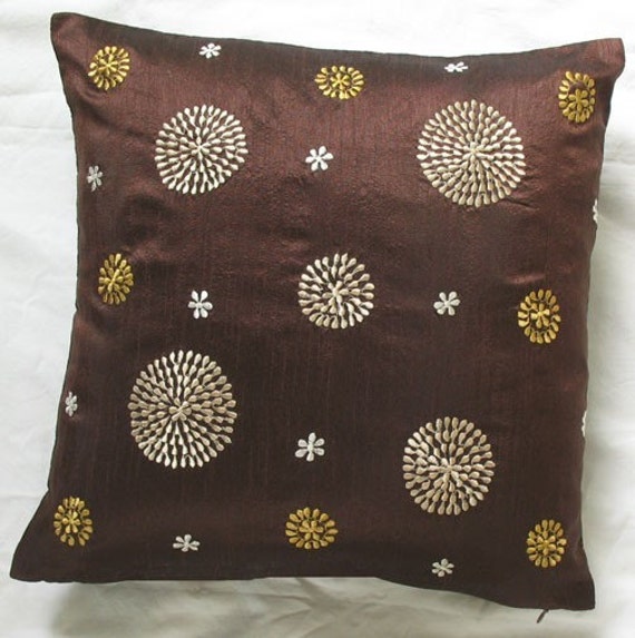 circle throw pillows