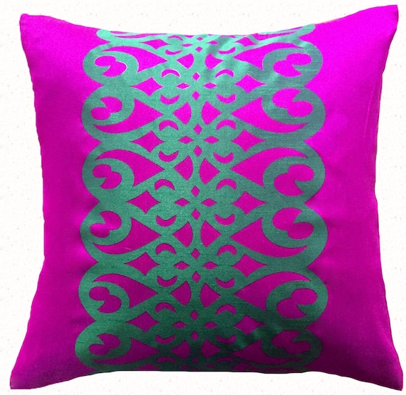 magenta throw pillows