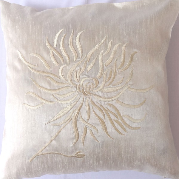 Cream cushion cover. Ivory floral throw pillow cover. criysanthamam embroided decorative pillow. Spring decor. Luxury pillow.  Custom made