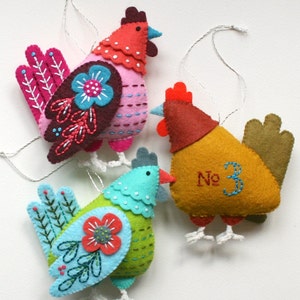 French Hen PDF pattern for a hand sewn wool felt ornament image 3