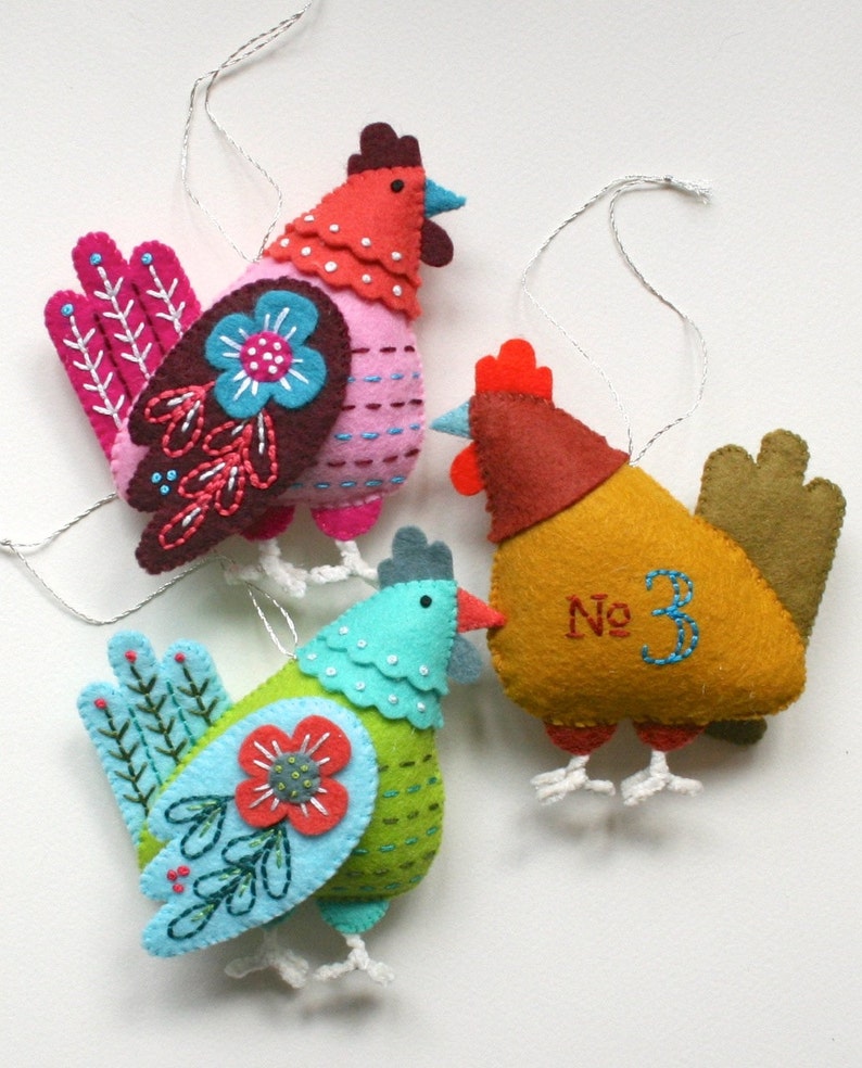 French Hen PDF pattern for a hand sewn wool felt ornament image 1