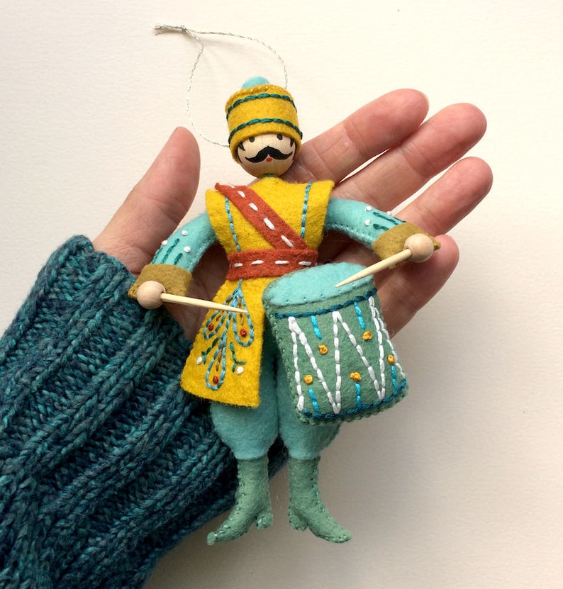 Drummer Drumming PDF pattern for a hand sewn wool felt ornament image 4