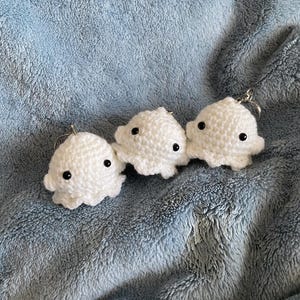 Crochet Ghost Keychain - Halloween Accessory