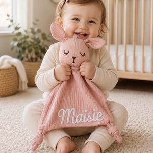 Spersonalizowana kołdra dla niemowląt, miękki muślinowy kocyk, haftowany króliczek z imieniem, prezent dla noworodka dla obu płci, baby shower, oddychająca zabawka dla niemowląt