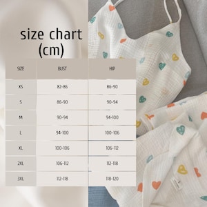 Muslinpyjamaset: Damskjorta och shorts i ekologisk bomull med blommönster bild 3