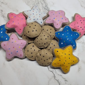 Felt play food, cookies, kids kitchen, pretend play