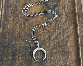 Delicate Crescent Moon Celestial Pendant Necklace on Stainless Steel Chain