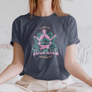 Yogi Life T-Shirt, Retro Design, Yoga Lifestyle Shirt, Sustainable Cotton, Gift for Yogis, Yoginis, Yoga Lovers, vintage design, Meditation