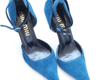 Miu Miu 1990s Pumps mit hellblauem Pony-Haar