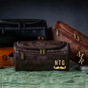 Personalized Men’s Travel Bag,Custom Leather Toiletry Bag, Wedding Gift for Him,Groomsmen Gift,Travel Organizer,Gift for Boyfriend or Dad