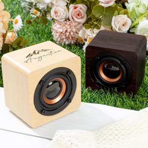Altavoz Bluetooth personalizado, regalo para padrinos de boda, altavoz Bluetooth portátil recargable con nombre personalizado, mini altavoz de madera, regalo para damas de honor.