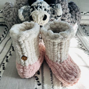 Chunky Knit Bootie Slipper/Full Video Tutorial/Hand Knit Slippers/Chunky Knit Slippers/Finger Knit Slippers - DIY