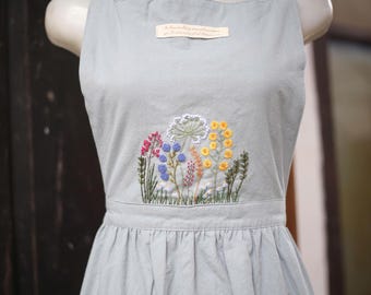 Custom Floral Embroidered Linen Apron: Personalized Gift for Her