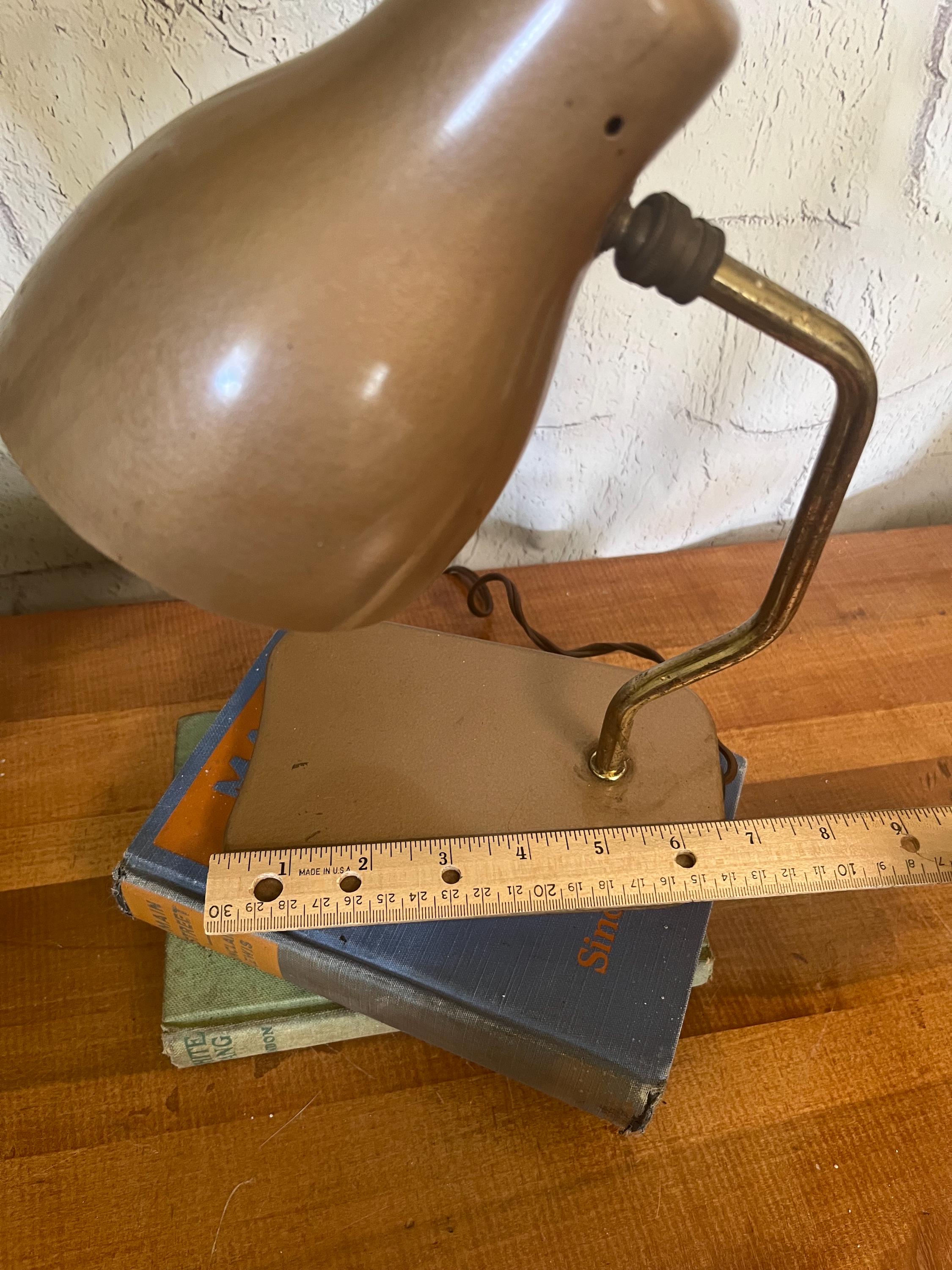 1960年代のヴィンテージ、ミッドセンチュリースタイルの茶色の金属製 