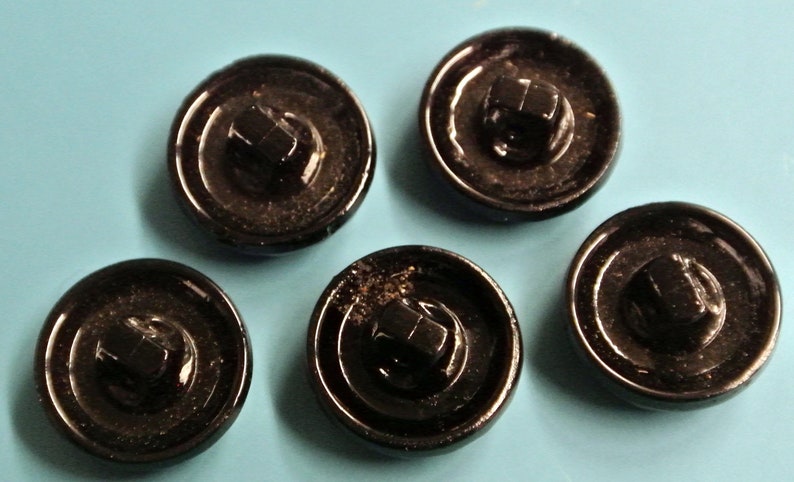Lot of 5 gorgeous small vintage 1940s unused round black glass buttons with gold line circle faceted frame and selfschranks
