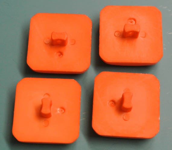 Lot De 8 Boutons Vintage Orange 22 Mm – Relief Carreaux – Occasion