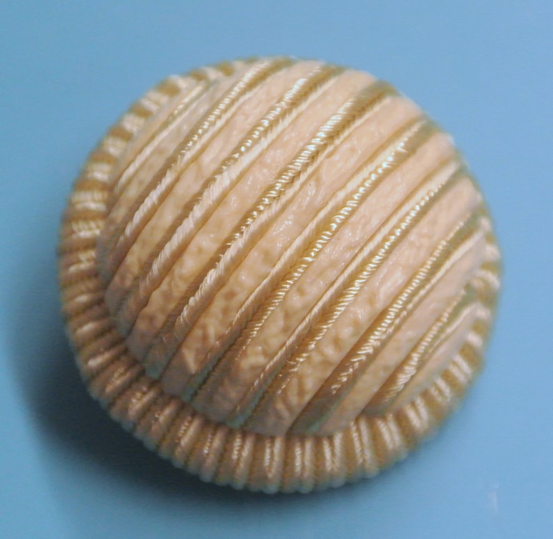 Lot of 2 large vintage 1960s unused light beige threadwork fur coat thread plastic buttons with backside loop for your sewing prodjects