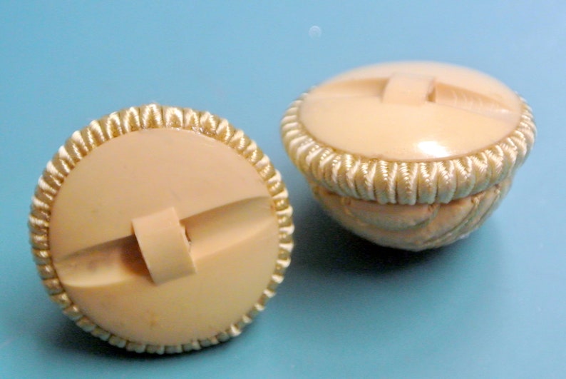 Lot of 2 large vintage 1960s unused light beige threadwork fur coat thread plastic buttons with backside loop for your sewing prodjects