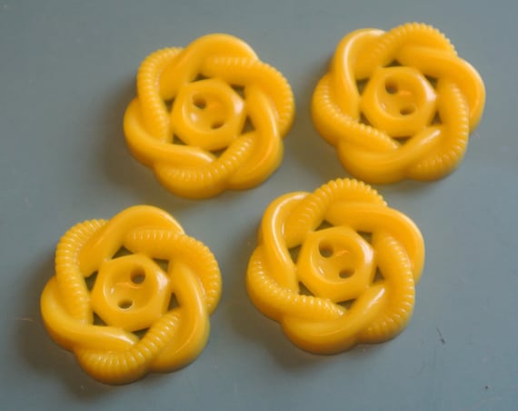 Lot De 7 Boutons Vintage Jaunes - 2 Trous, Diamètre 2,1 Cm - Réf. 545 - Occasion (France)