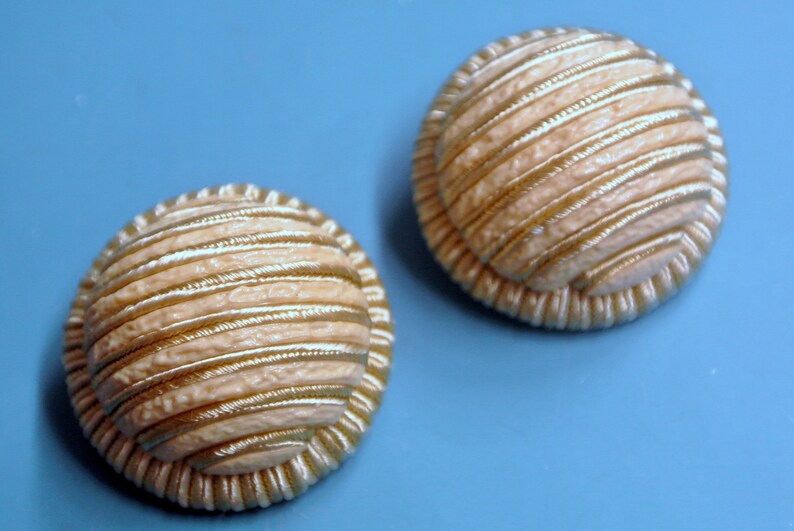 Lot of 2 large vintage 1960s unused light beige threadwork fur coat thread plastic buttons with backside loop for your sewing prodjects