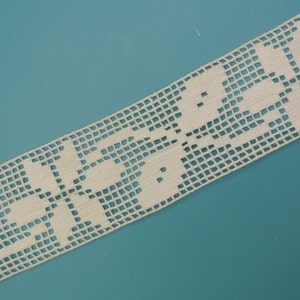 Vintage 1940s unused maschine crochet creame white flower pattern cotton lace for your sewing/decoration prodjects