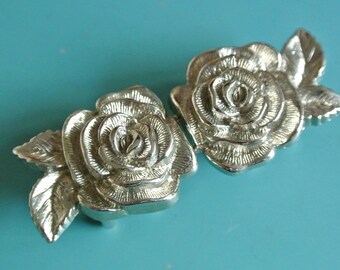 Vintage 1980s small unused silvercolor metal 2-part buckle with rose flower motive for your sewing prodjects