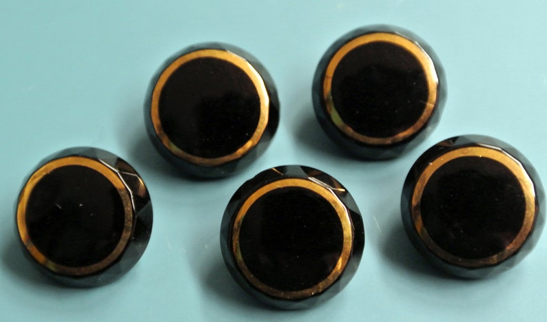 Lot of 5 gorgeous small vintage 1940s unused round black glass buttons with gold line circle faceted frame and selfschranks