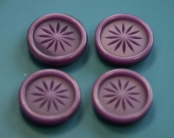 Lot of 6 vintage 1960s unused purple/ lilacplastic buttons for your sewing prodjects