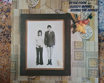 Peter Cook y Dudley Moore - Behind The Fridge - Álbum de vinilo raro de 1973, comedia *
