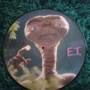 Vintage 1982 E.T. Picture Disc Vinyl LP – John Williams Soundtrack