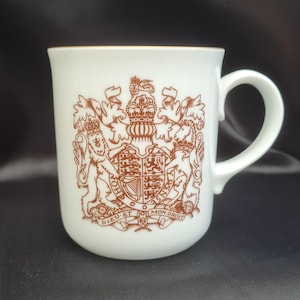 Royal memorabilia, mug to commemorate Queen Elizabeth II Silver Jubilee, 1952-1977
