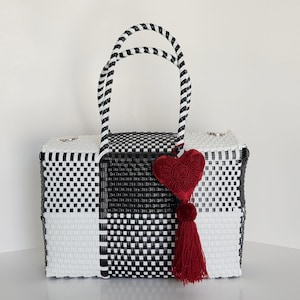Large Handcrafted basket Bag, handmade, Eco-friendly recycled materials, tote bag, beach bag, shoulder bag, Mexican Bag.