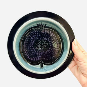Vintage Arabia Finland Blue Purple Fructus Plate - Made in Finland - Gunvor Olin Gronqvist - 7.75&quot; Dish - Apple Design MCM Scandinavian