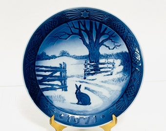 Vintage 1971 Royal Copenhagen Christmas Plate-Bunny Rabbit Plate-Collectible Plate-Christmas Plate-Blue and White Decor-Holiday Decor