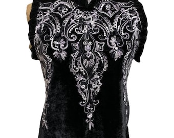 Vintage zwartfluwelen blouse: kapmouw met ruches, geborduurd detail